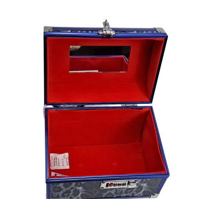 Dėžutė kosmetikai (17 cm) 2