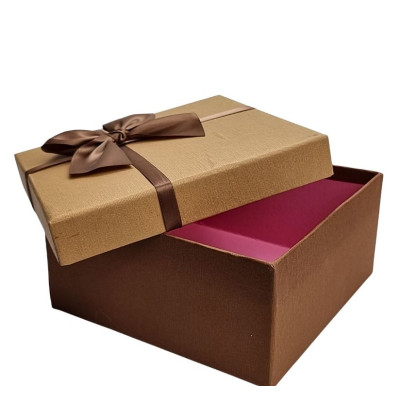 Dėžutė dovanoms (17*17*8 cm) 2