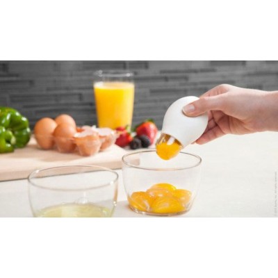 Virtuvės įrankis kiaušinio baltymui ir tryniui atskirti 3