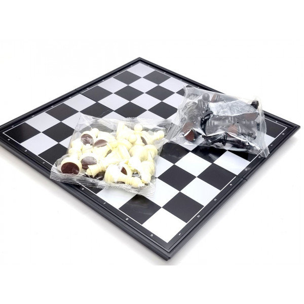 Žaidimas šachmatai (32*32*4cm)