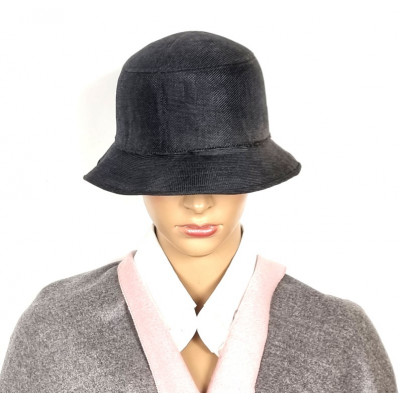 Moteriška kepurė medžiaginė 2